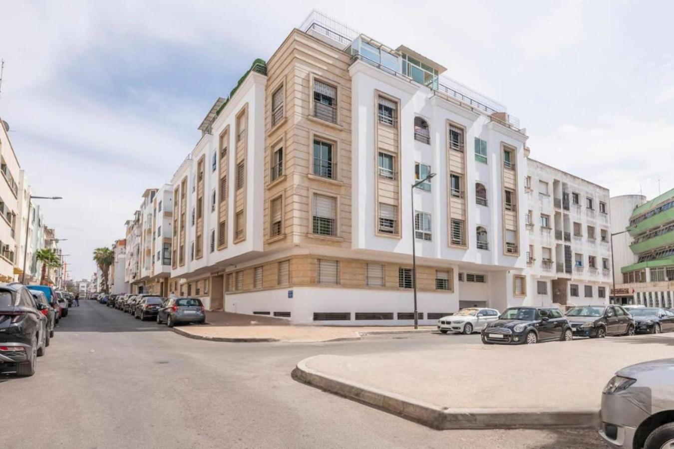 Apartment With Parking In Rabat Central Location Bagian luar foto